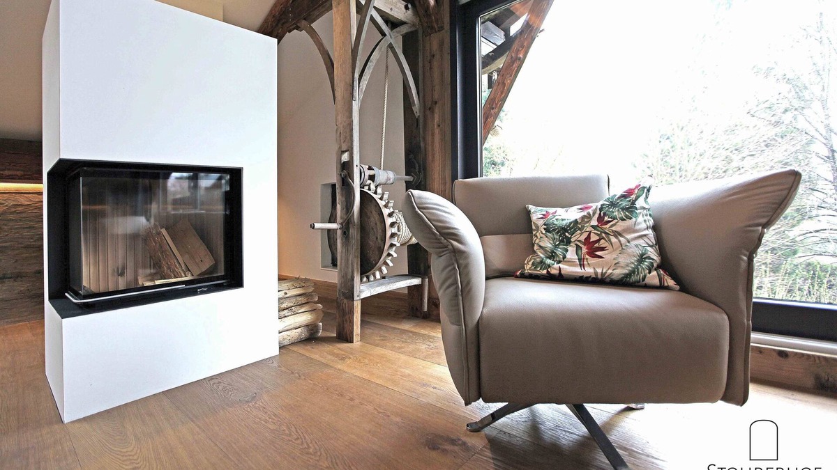 Riederau Apartment | 100 m² penthouse at Gut Stohrerhof on Lake Ammersee with private garden for 4 people
