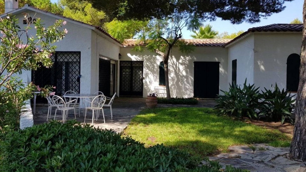 El Roc de Sant Gaieta House | 100 meters from the beach with barbecue