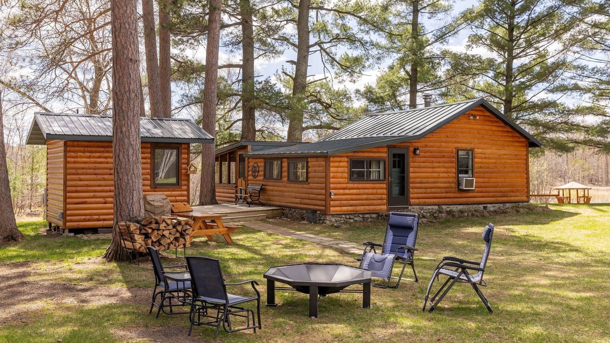 Hackensack Cabin | 100+ Remodeled Log Cabin-lake access-private dock