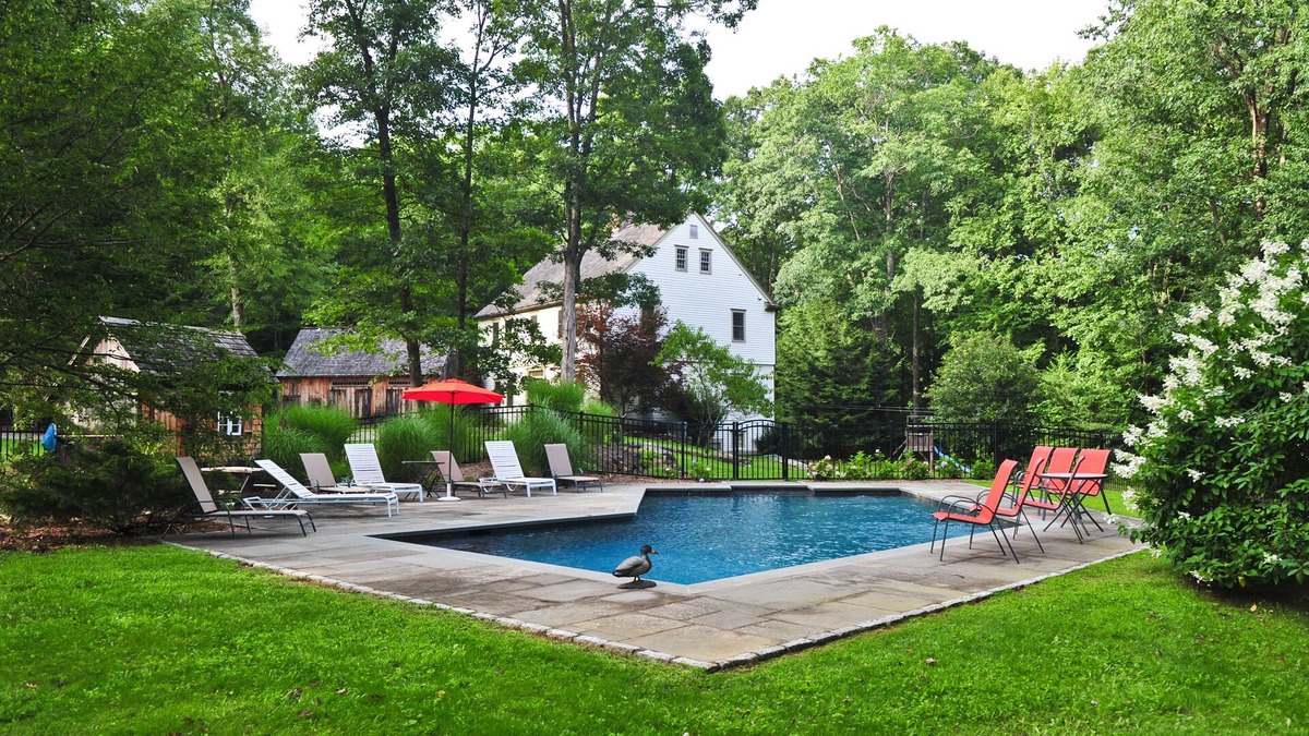 Roxbury House | 100% ROXBURY! PoshPadsCT "SENTRY HILL" 1.5Hrs NYC,Mint 6BR, Pool, Ski, Bike, BBQ