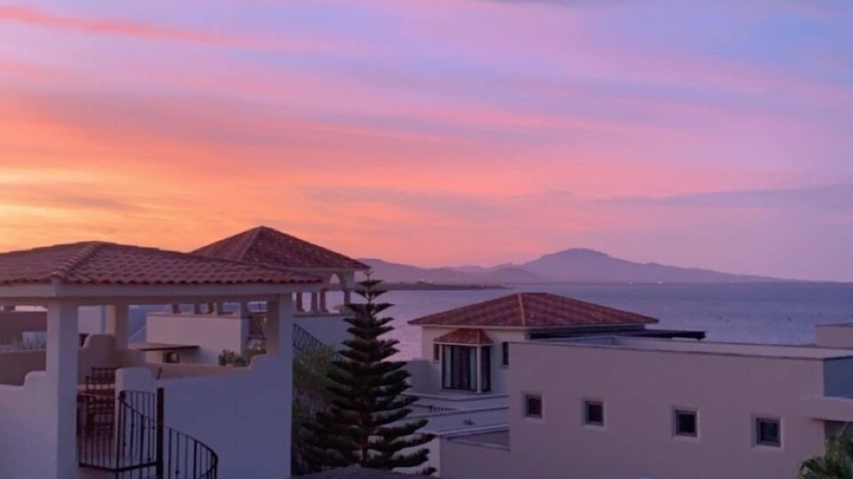 Nopolo House | 100 steps from beach! Ocean view home Loreto Bay perfect for Families/Couples.