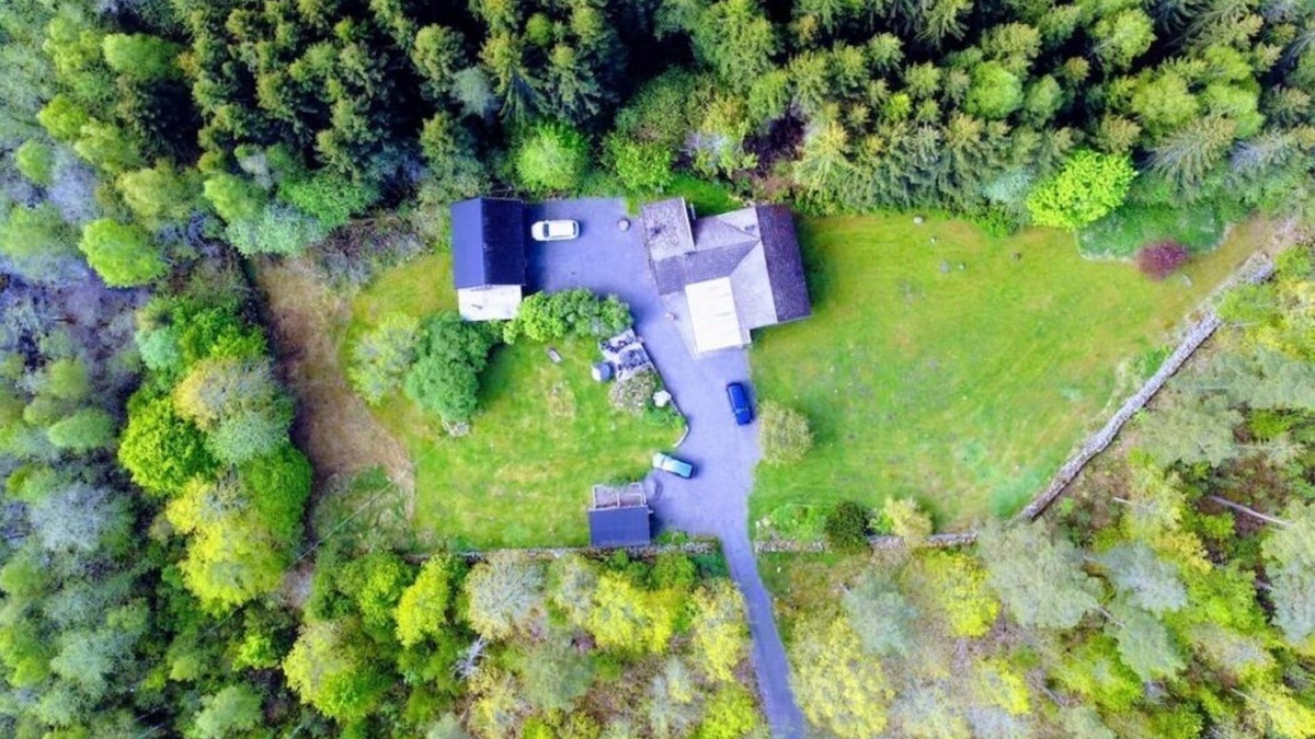 Osby Villa | 100 year old villa close to nature & lake