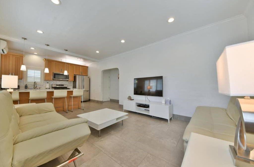 Balboa Peninsula Apartment | 1000#1 Contemporary Home w/Parking, Grill, & AC!