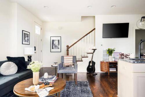 Chestnut Hill Apartment | 1000 m² Apartment ∙ 6 bedrooms ∙ 16 guests