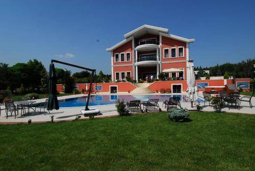 Silivri Villa | 1000 m² Villa ∙ 4 bedrooms ∙ 12 guests