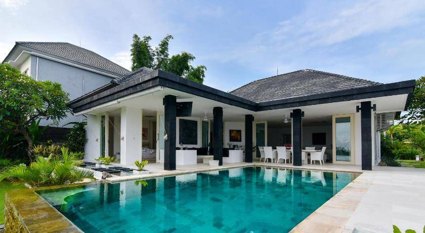 Umeanyar Villa | 1000 m² Villa ∙ 2 bedrooms ∙ 8 guests