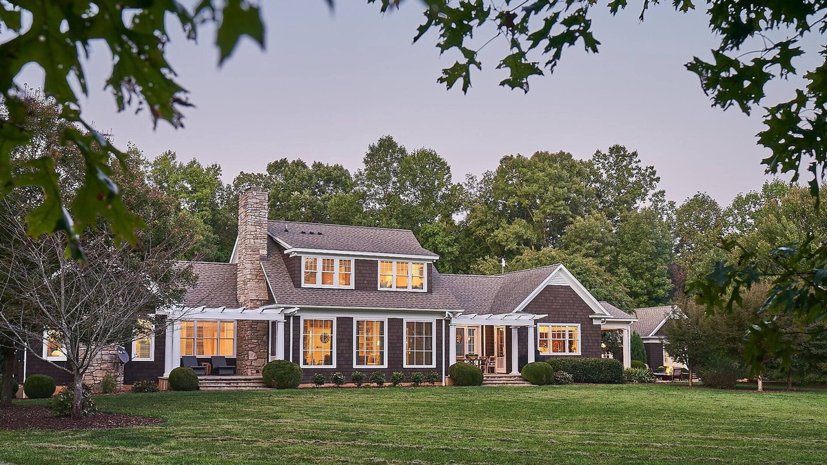 State Road House | 100Acre Estate,Fishing Pond,Game Rm,En-Suite Bdrms, Mins to Main St. & Vineyards
