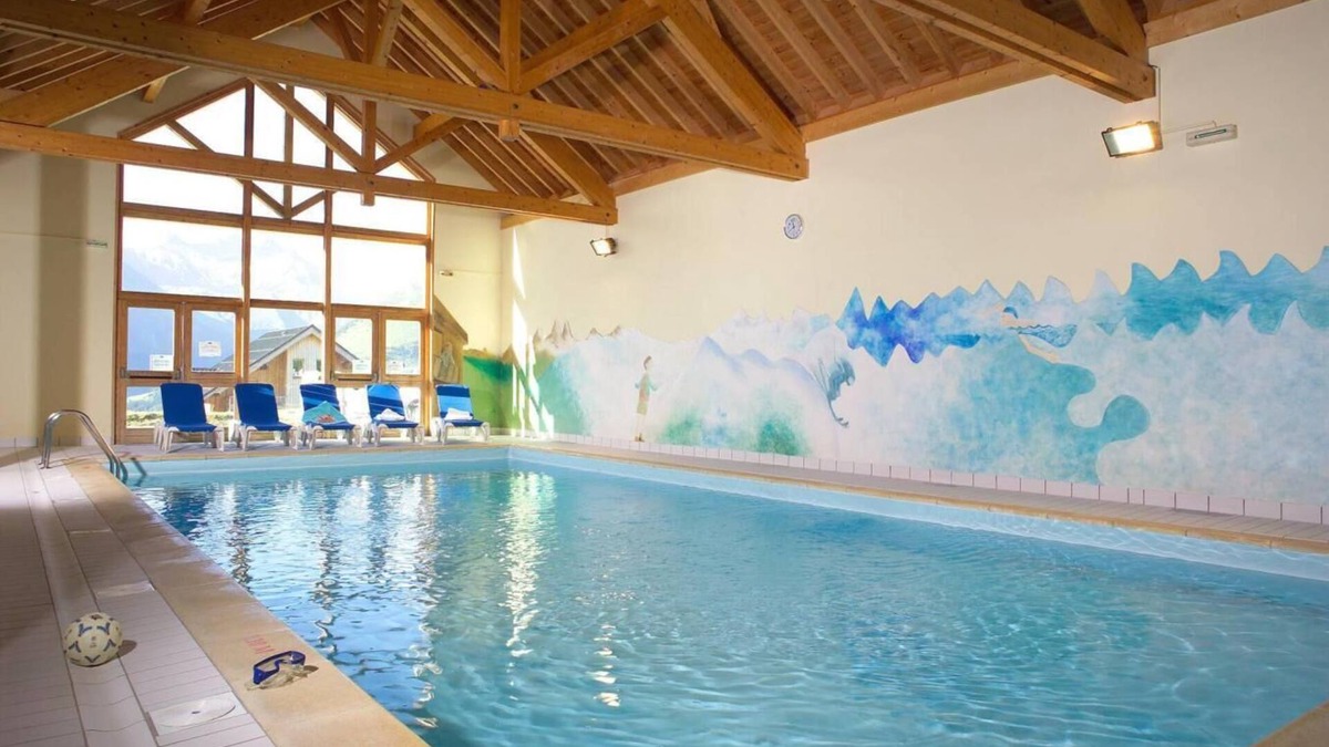 Saint-Jean-d'Arves Apartment | 100m from resort center, fitness, swimming pool, terrace, balcony, parking, tv, ski locker, 36m²