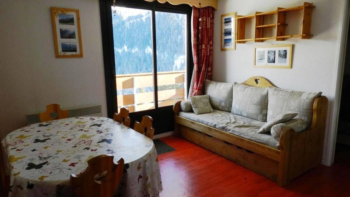 Le Pleynet Apartment | 100m from resort center, parking, ski locker, 24m², Les 7 Laux