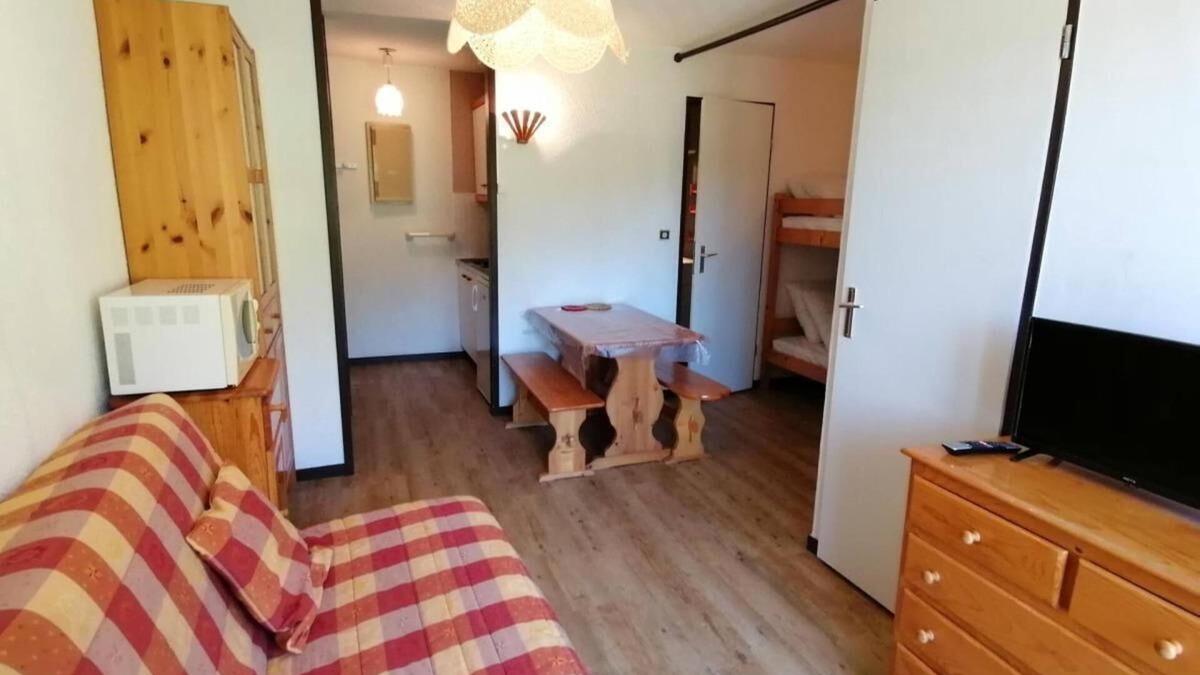 Montalbert Apartment | 100m from ski slopes, 1st floor, view ski slopes, balcony, tv, ski locker, 26m², Montalbert