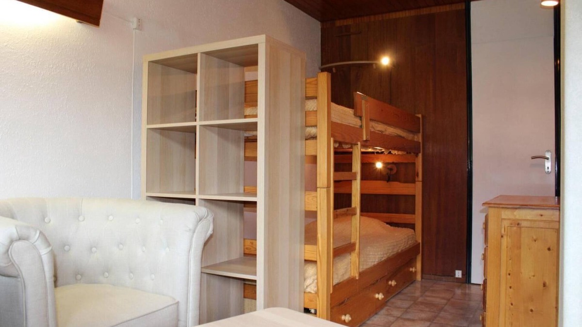Plagne Centre Apartment | 100m from ski slopes, 1st floor, view ski slopes, balcony, tv, ski locker, 37m², La Plagne