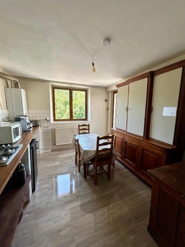Vizille Apartment | 100metres du château au 116 Rue de la République vizille