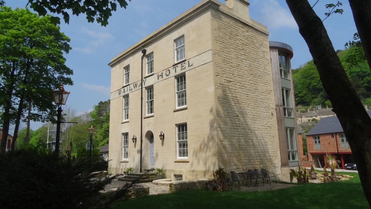 Nailsworth Apartment | (101)Beautiful Apartment in Landmark Cotswold Grade II Listed Georgian House -