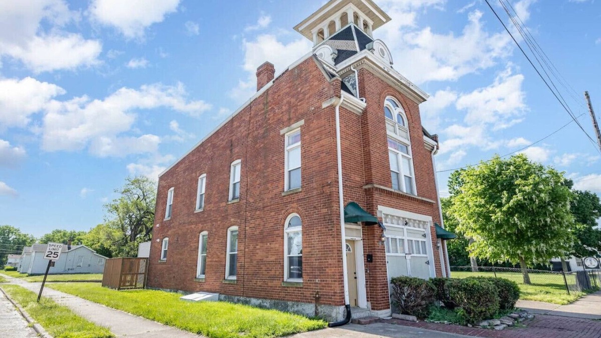 Middletown Apartment | 101 Crawford Street unit B · Funky Firehouse Renovated into Modern 2 BDR/1 Bath