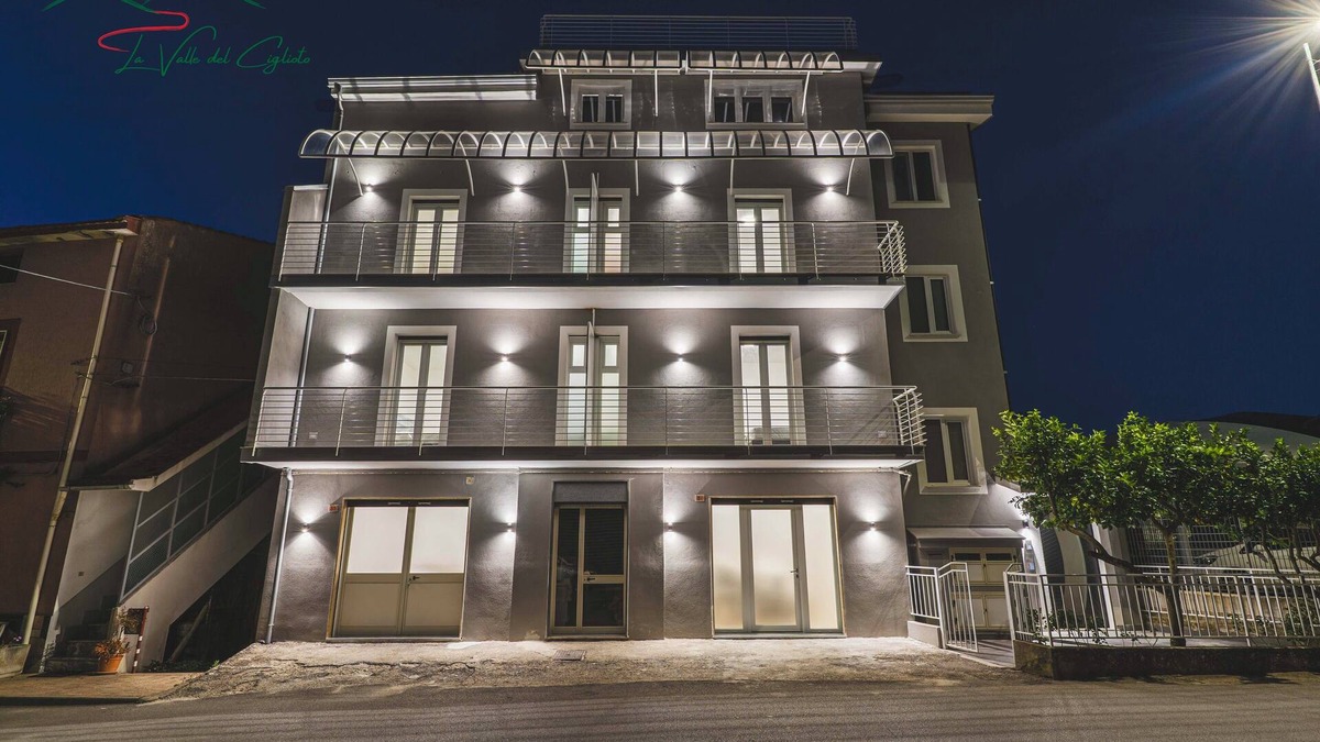 Licusati Apartment | (101) Double Room with Private Bathroom - Room Rentals in Licusati (SA)