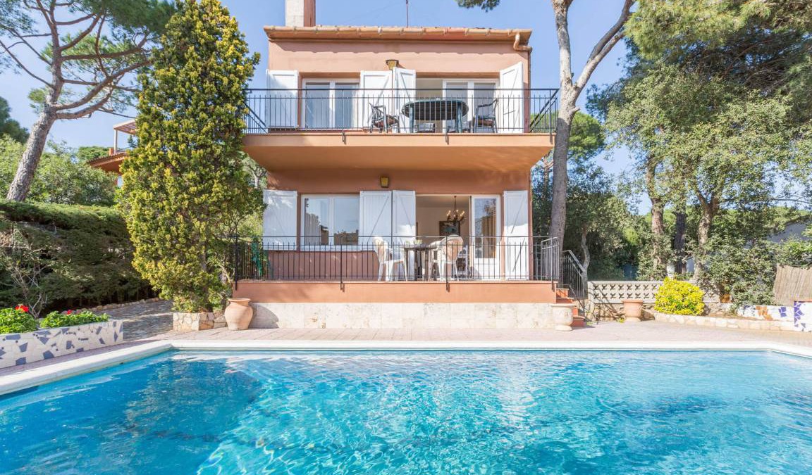 Calella de Palafrugell Villa | 101 m² Villa ∙ 3 bedrooms ∙ 6 guests