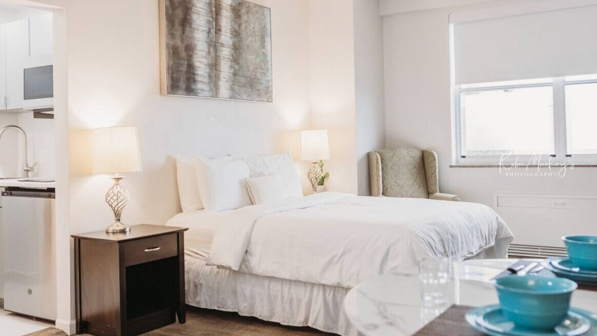 Bartlesville Apartment | 101 · Modern Charm #101 - Hotel Phillips
