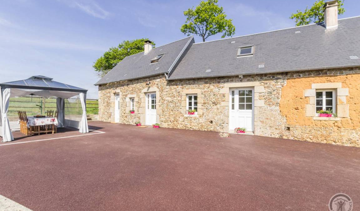 Montsurvent House | 103 m² Gîte ∙ 3 bedrooms ∙ 6 guests