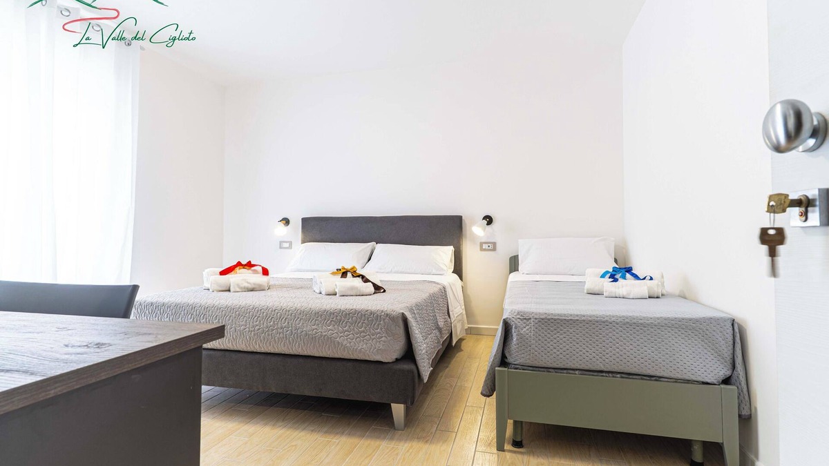 Licusati Apartment | (103) Triple room with private bathroom - Room Rentals in Licusati (SA)