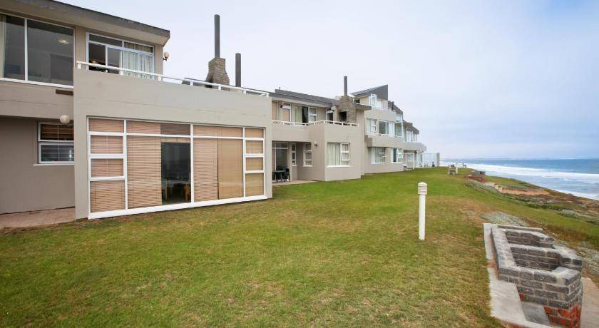 Henties Bay Apartment | 104 m² Apartment ∙ 3 bedrooms ∙ 6 guests