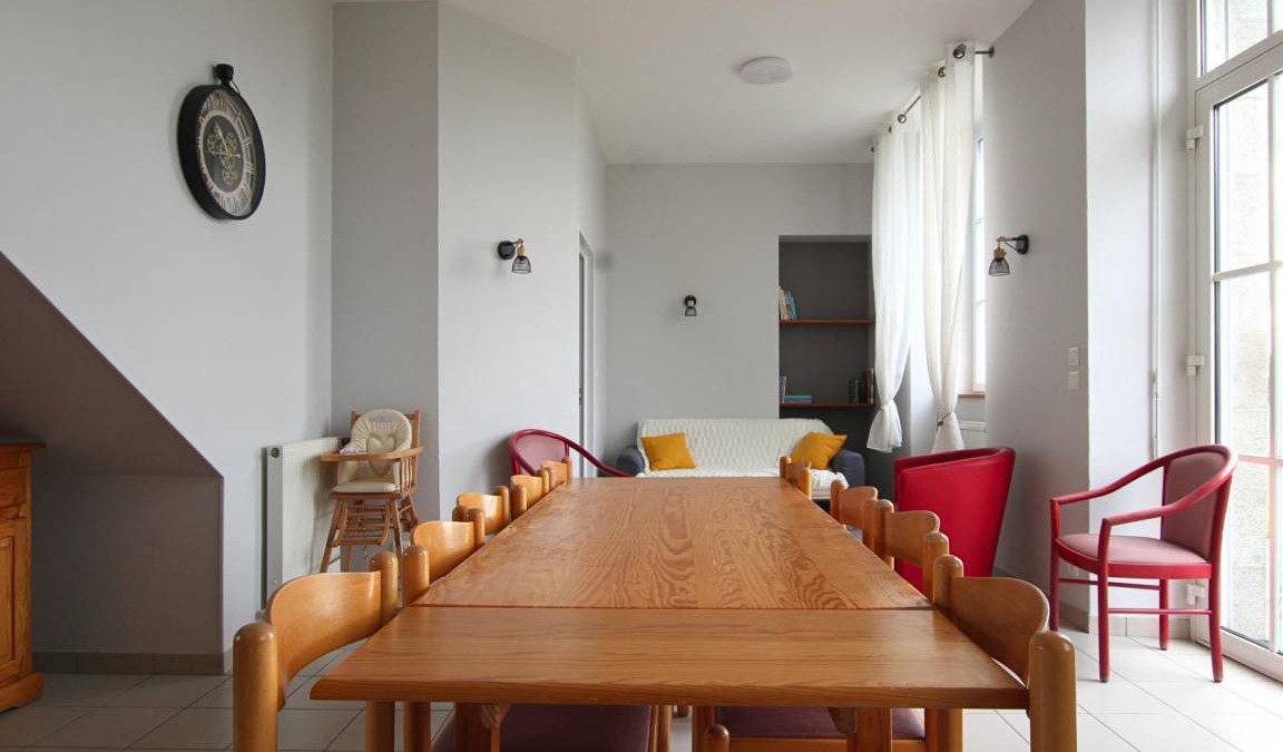 Les Loges-sur-Brecey House | 104 m² Gîte ∙ 4 bedrooms ∙ 10 guests