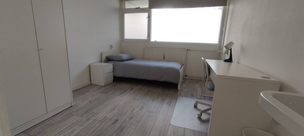 Municipality of Capelle aan den IJssel Resort | 104 m² Private room ∙ 1 bedroom ∙ 5 guests