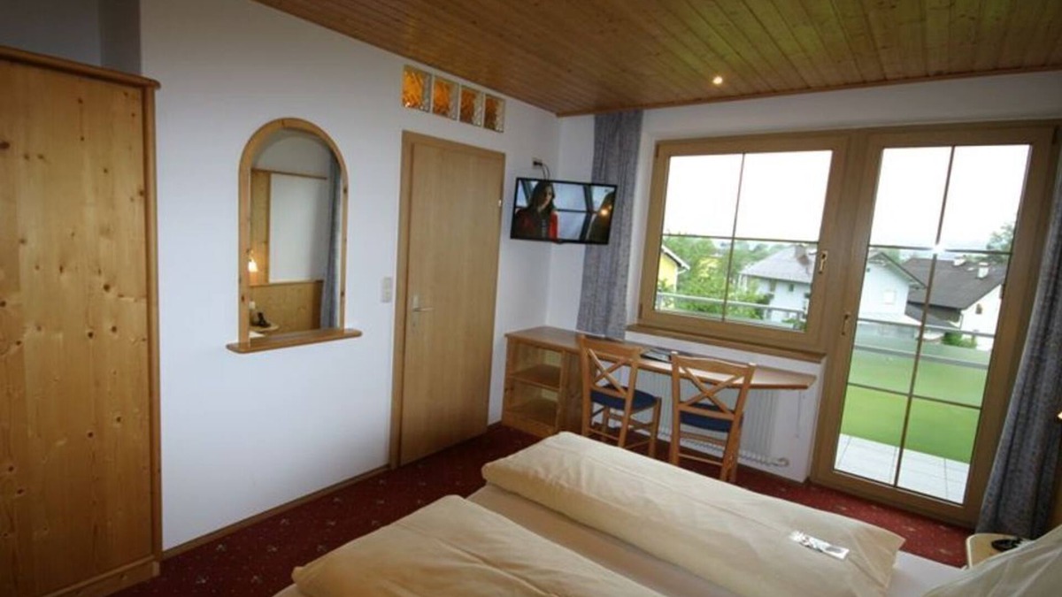 Weyregg am Attersee Apartment | 104 - Pension Stallinger