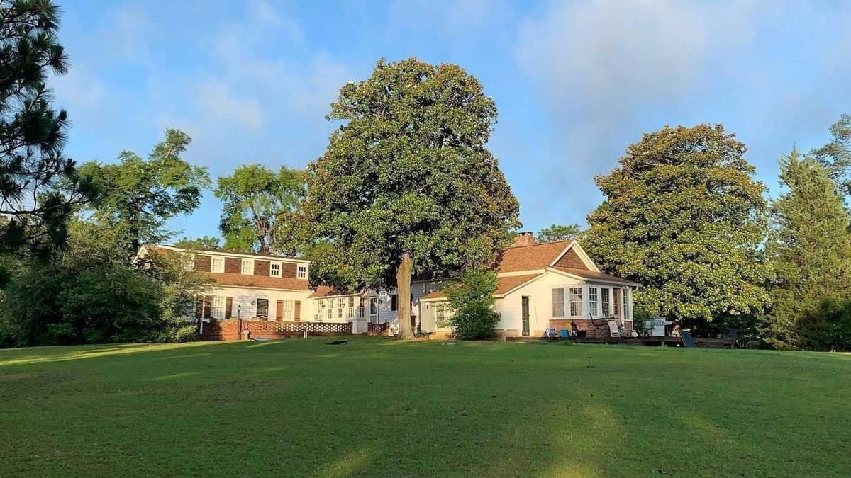 Ellerbe House | 104 yr old Southern Manor on 50 acres of private forest trails to explore