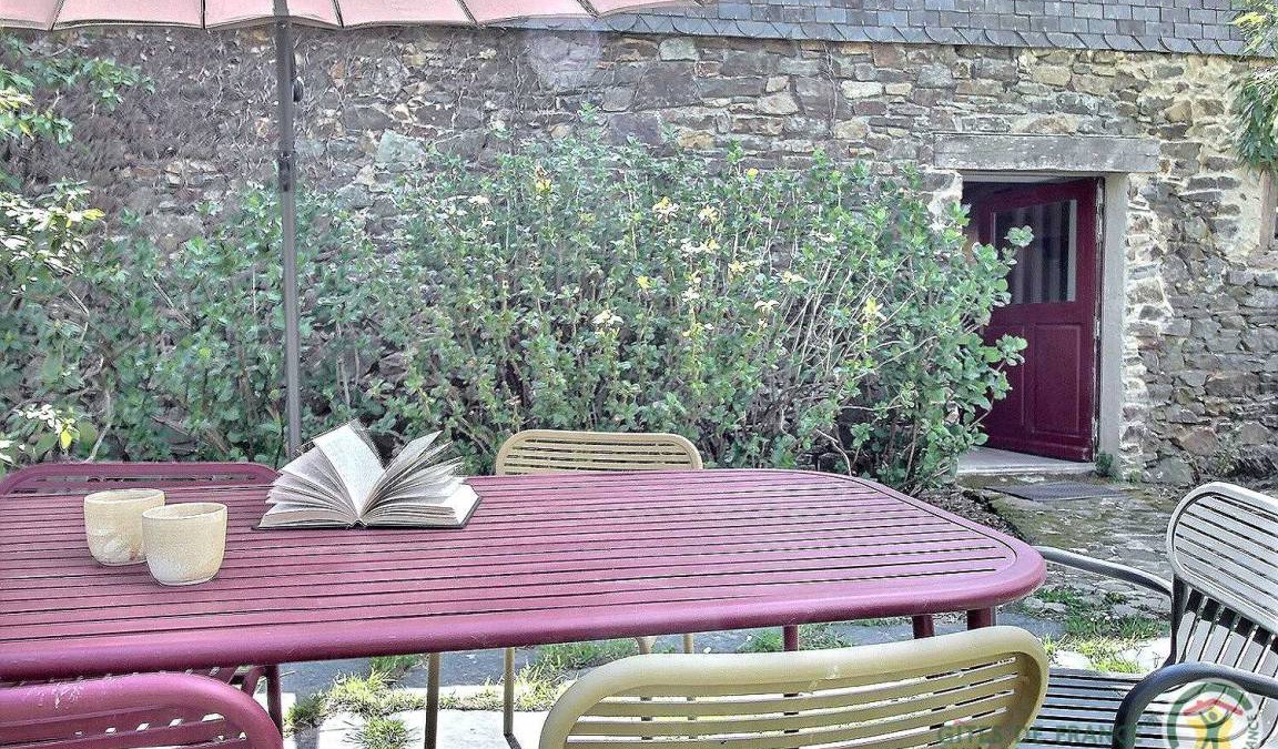 Saint-Clet House | 105 m² Gîte ∙ 2 bedrooms ∙ 4 guests