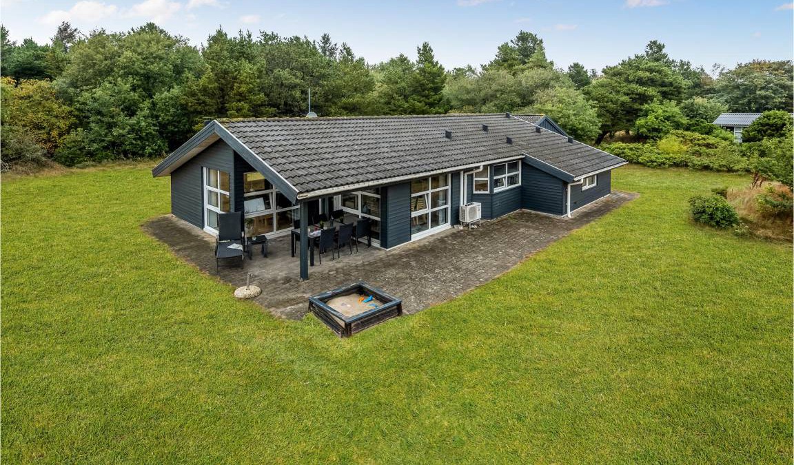 Henne House | 105 m² House ∙ 3 bedrooms ∙ 6 guests