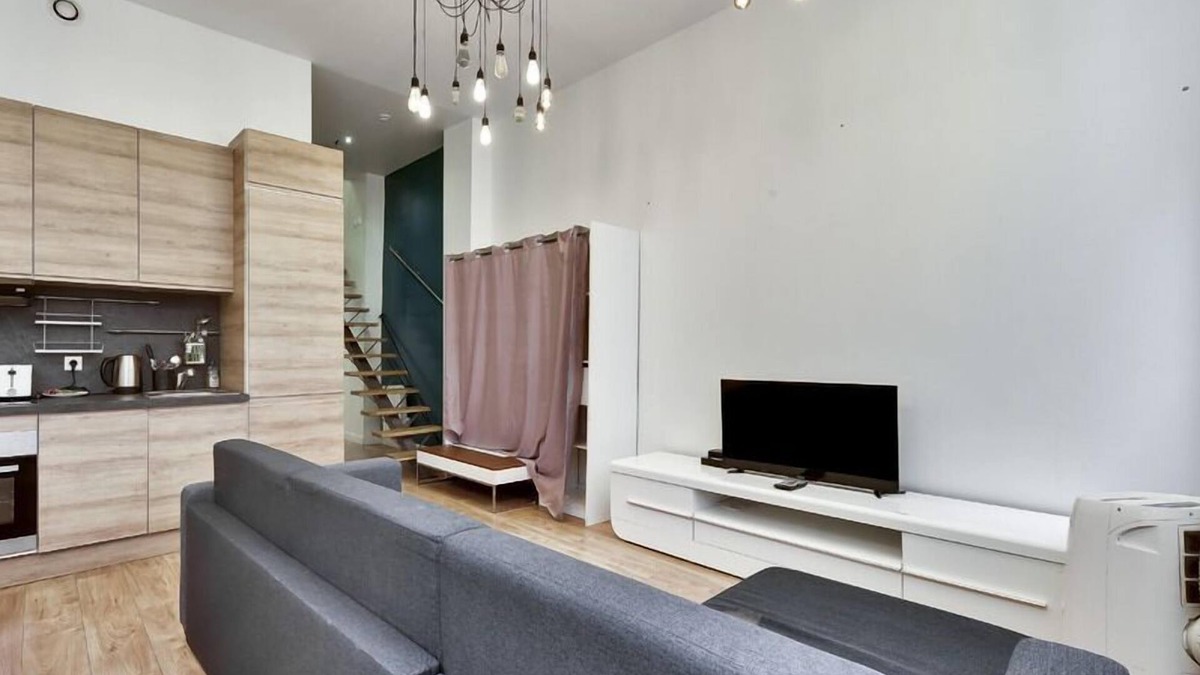 Saint-Vincent-de-Paul Apartment | 106-Suite Cece - Superb Duplex in Paris