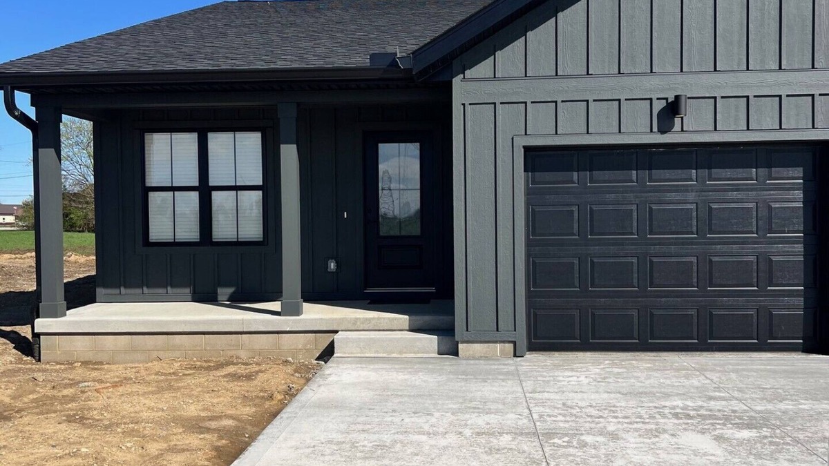 Washington Court House House | 108 Halliday Way 3-bedroom townhome with WiFi and AC in Washington Court House