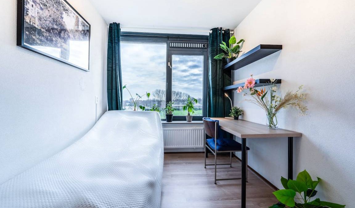 Municipality of Capelle aan den IJssel Resort | 108 m² Private room ∙ 1 bedroom ∙ 1 guest