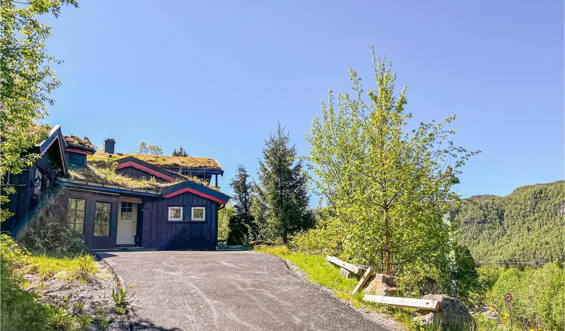 Ljosland House | 109 m² House ∙ 4 bedrooms ∙ 10 guests