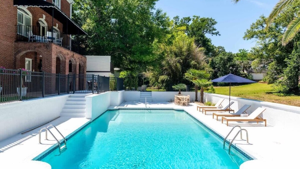Fairhope House | 109 Whole House the Church St Collection with Pool