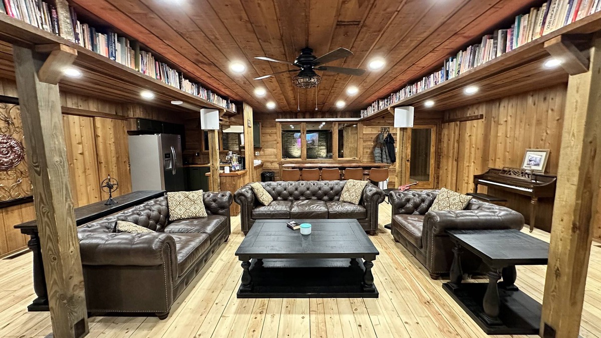 Campobello Cabin | 10Br Cozy Old Mill Lodge with Event hall, Sauna in Campobello sleeps 44