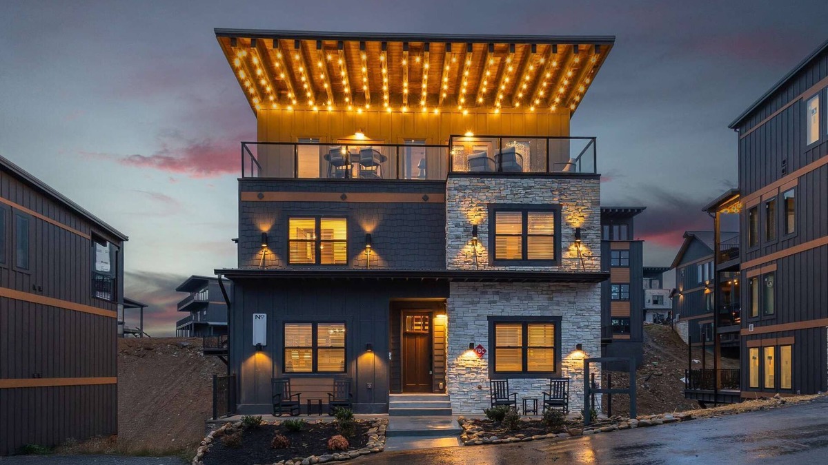Sevierville Cabin | 10BR Luxury | 2 Cabins | Rooftop Lounges | Indoor Pools | Hot Tubs | Walk to Water Park | Sleeps 44