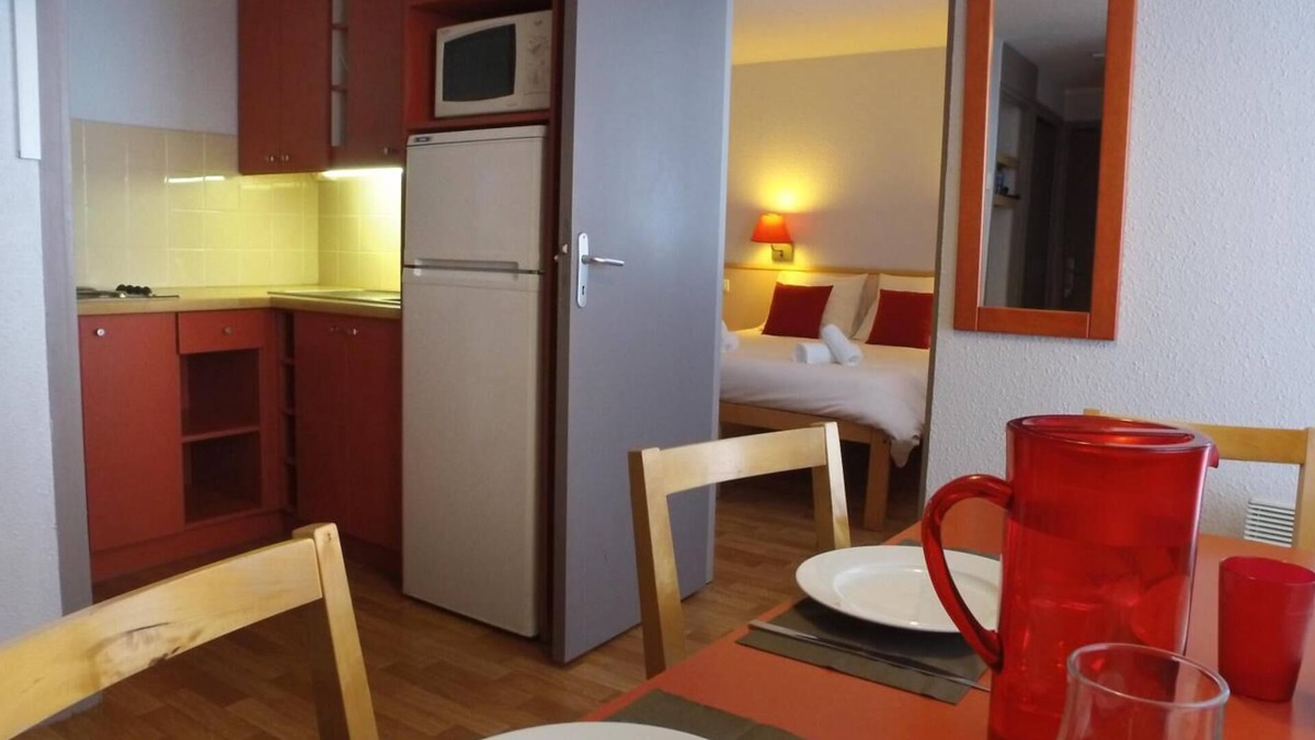Prapoutel Apartment | 10m from ski slopes, parking, tv, ski locker, 40m², Les 7 Laux