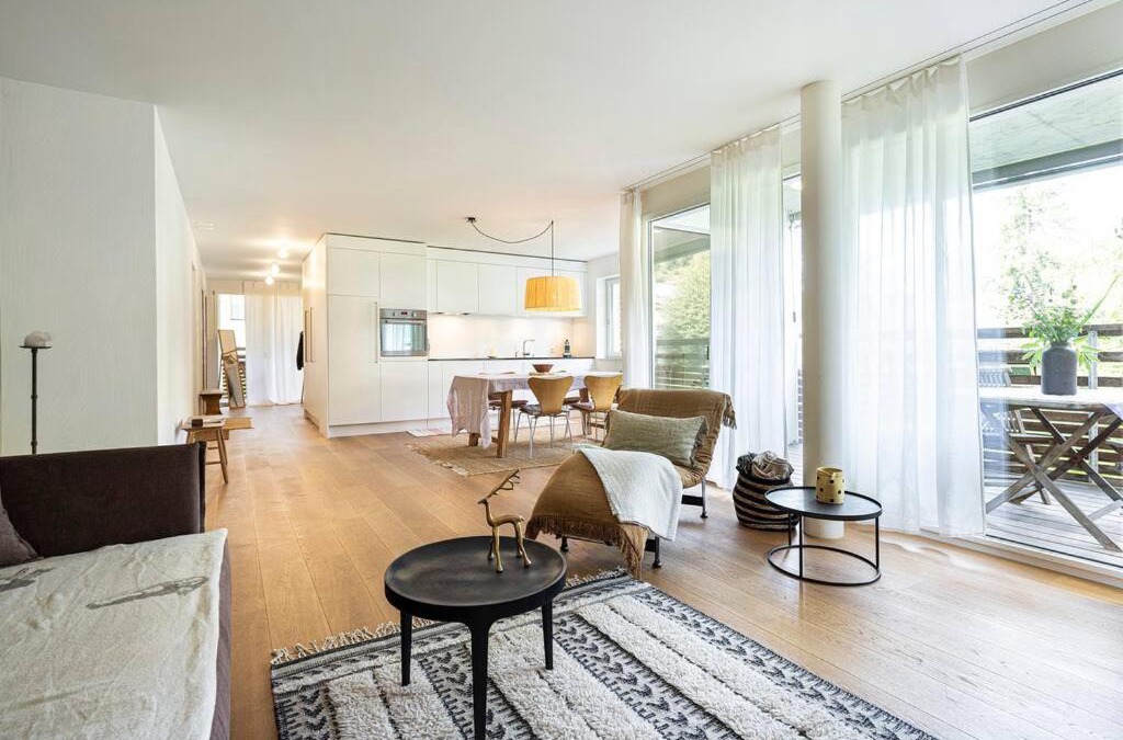 Trin Apartment | 10min zu den Bergbahnen Tiefgarage & Wifi inkl. Bergsicht & Ruhe