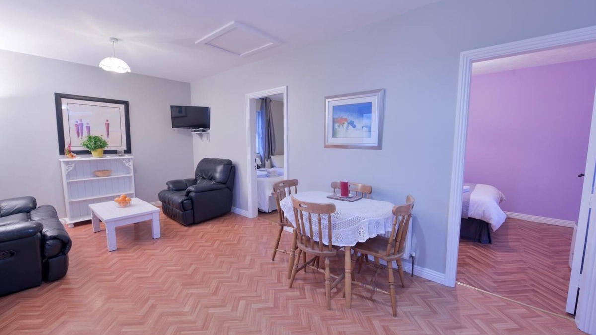 Lahinch Apartment | 10minDriveCliffsOfMoher-Cozy2Br-Parking-WiFi