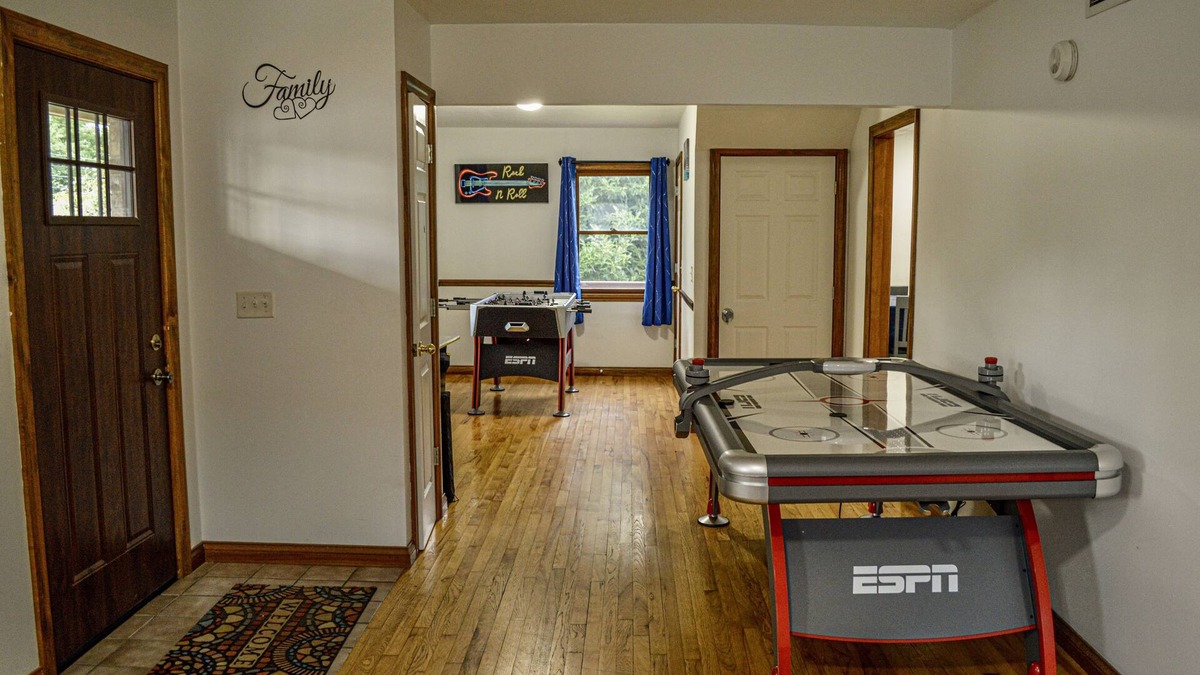 Bloomington House | 10mins to IU/Close to Lake Lemon/Pet Friendly/