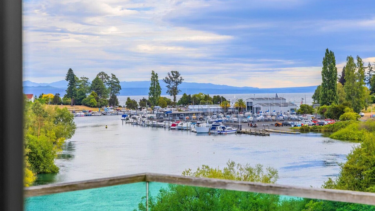 Taupo Apartment | 11/14 Norman Smith Street