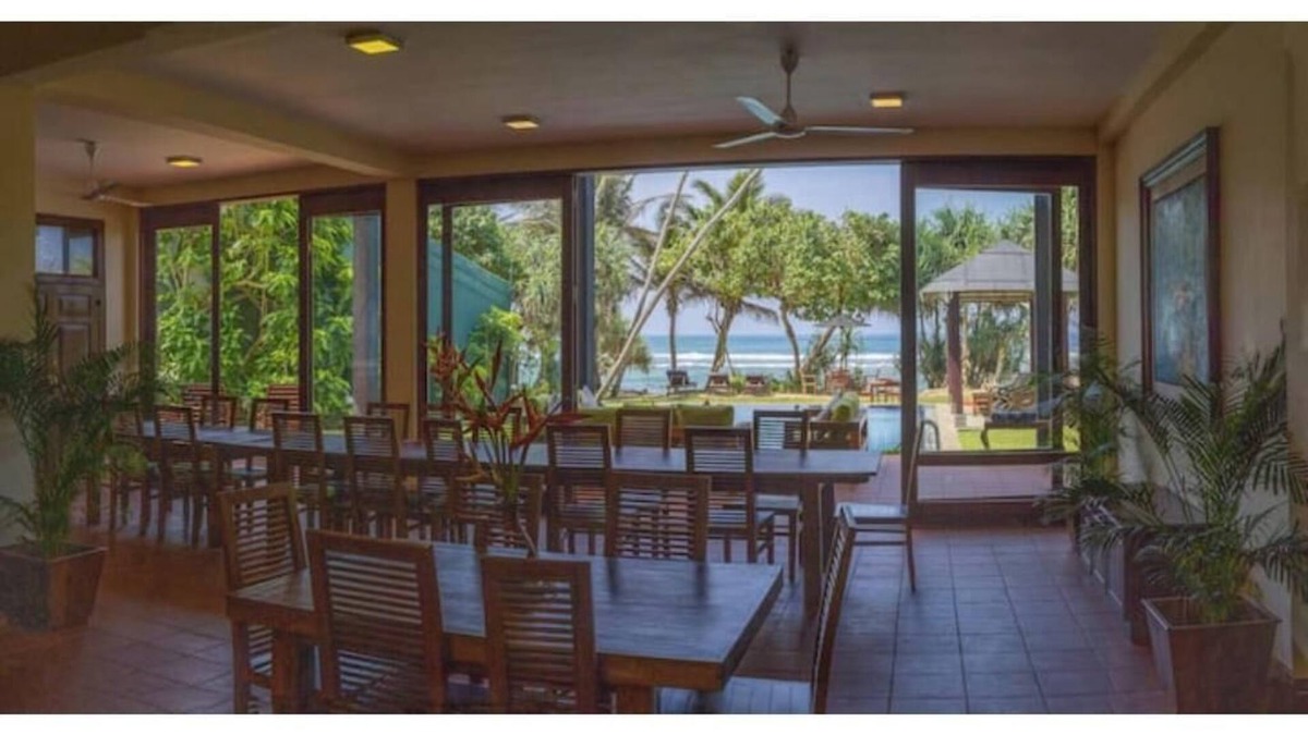 Kathaluwa Villa | 11 AC Bedroom Villa - Sleeps 22, Beach front, Pool