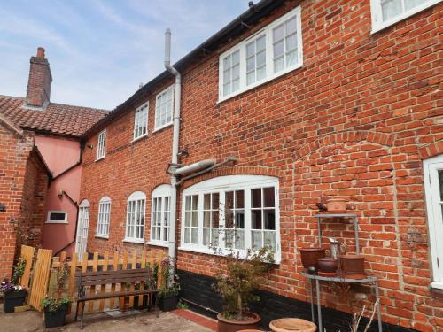 Beccles House | 11 Ballygate