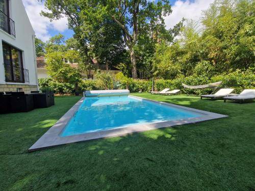 Le Vesinet Bed & Breakfast | 11 m² Bed and breakfast ∙ 1 bedroom ∙ 4 guests