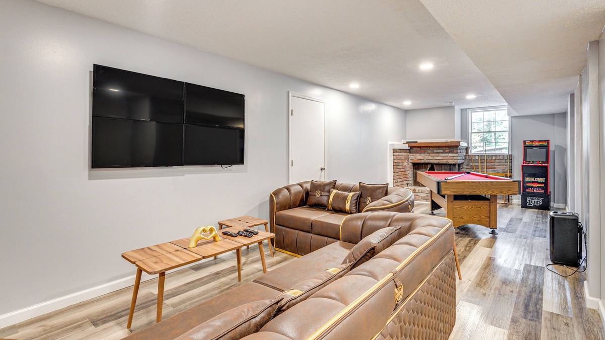 New Castle House | 11 Mi to Dtwn Birmingham: Home w /Pool Table!