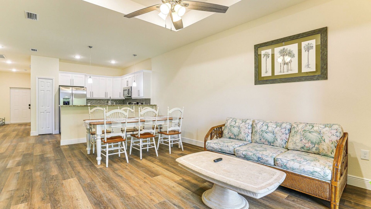 Lehigh Acres House | 11 Mi to Fort Myers River District: Suburban Haven