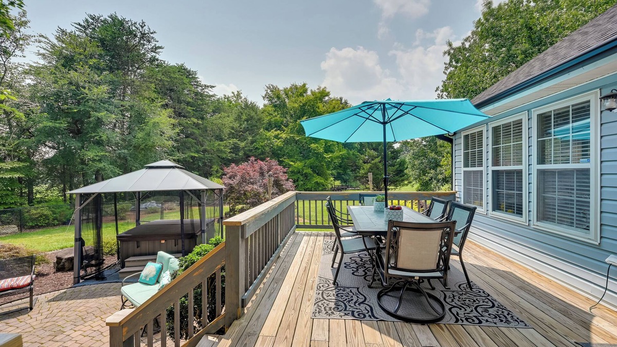 Browns Summit House | 11 Mi to Greensboro: Family Home w/Hot Tub