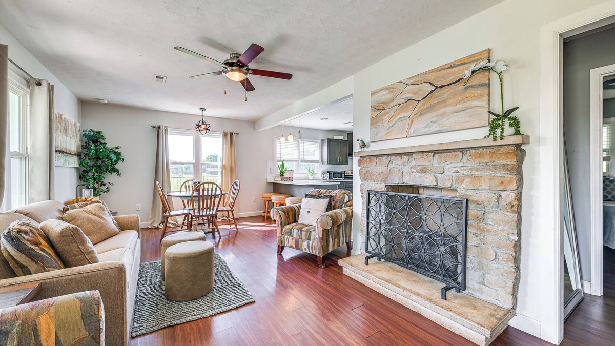 Somerset House | 11 Mi to Lake: Rural Family Getaway w/Fire Pit!