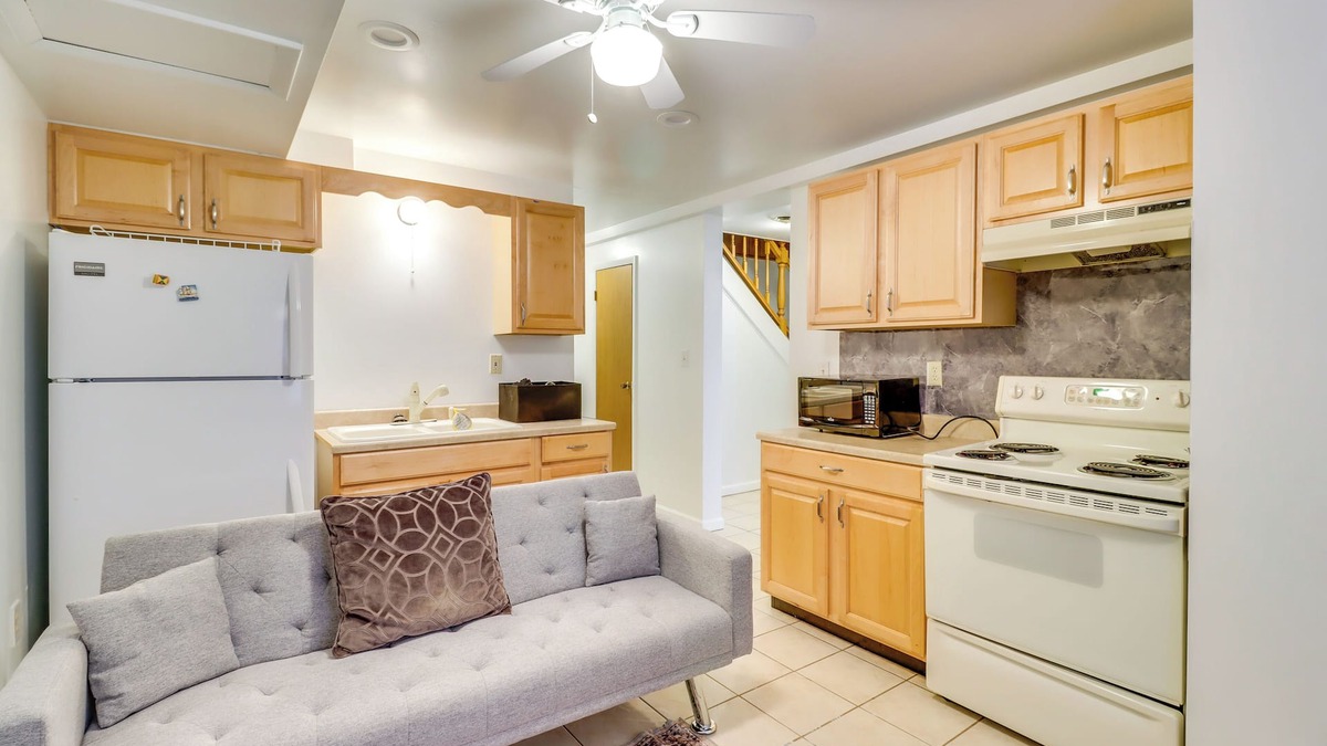 Randallstown Apartment | 11 Mi to Patapsco Valley State Park: Quaint Duplex
